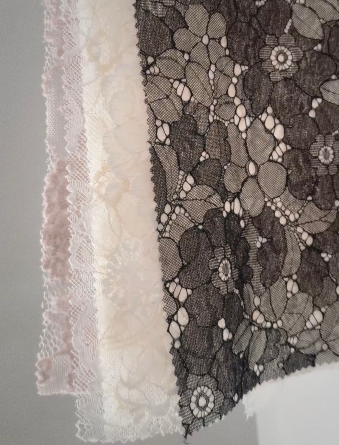 Coton, soie ou dentelle : quelle matière privilégier ?